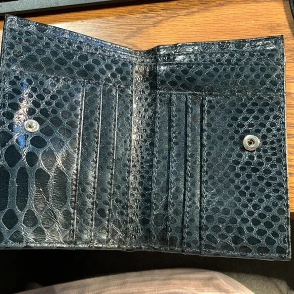 Guess Wallet - Picture 3 of 5
